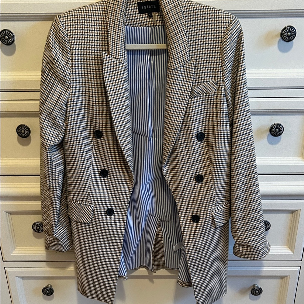 1.  STATE PROFESSIONAL women’s Checkered Blazer, Black, gold, blue and White.Sz6